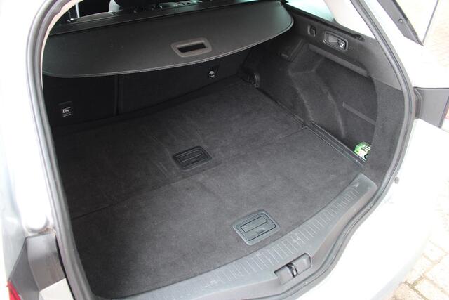 Renault MEGANE Estate 1.3 TCe 140 Techno | Trekhaak | Dodehoek herkenning | Cruise Control