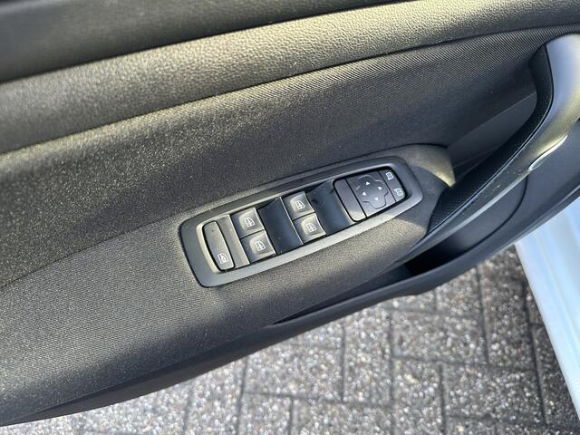 Renault MEGANE Estate 1.3 TCe Zen | Navigatie | Clima | PDC V+A