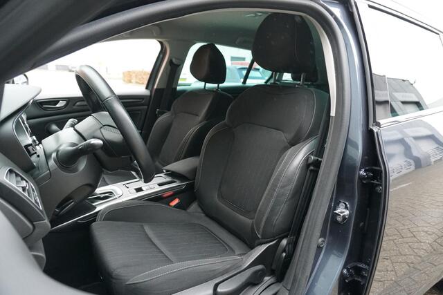 Renault MEGANE Estate 1.3 TCe AUT. + TREKHAAK / CARPLAY
