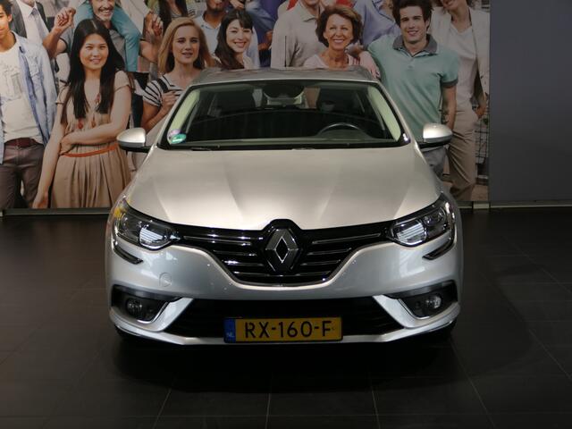 Renault MEGANE Estate 1.2 TCe Limited - Dodehoek - Parkeerassistent - Inklapbare buitenspiegels - Sensor v+a - Keyless Entry