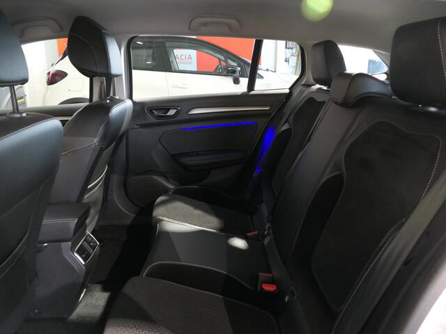 Renault MEGANE Estate 1.2 TCe Limited - Dodehoek - Parkeerassistent - Inklapbare buitenspiegels - Sensor v+a - Keyless Entry