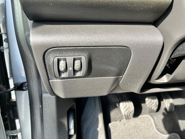 Renault MEGANE Estate 1.3 TCe Airco Cruise control Parkeersensoren voor en achter Telefoonverbinding Stuurwielbediening 5-Persoons Navigatiesysteem