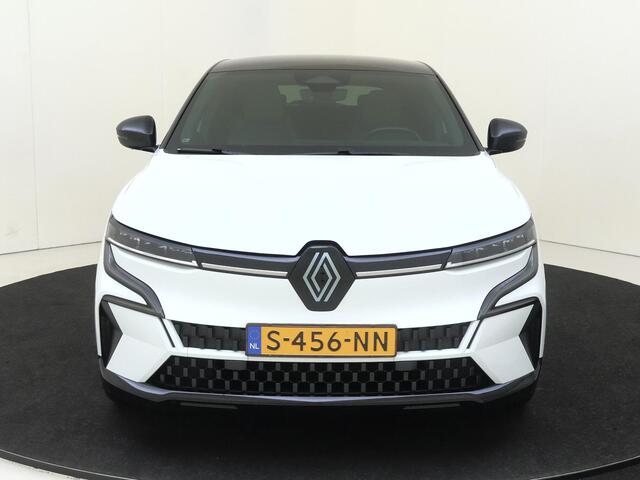 Renault MEGANE E-Tech EV40 Boost Charge Techno | Apple Carplay/Android | cruise control adaptief | electronic climate control | full-LED koplampen | lederen/stof bekleding | navigatiesysteem | rijstrooksensor met correctie | two-tone |