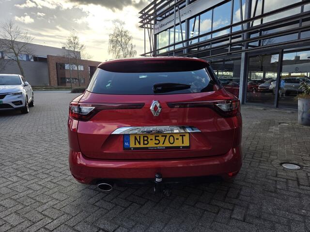 Renault MEGANE Estate 132pk TCe Bose | Navi | Camera | Trekhaak | 1700kg trekgewicht