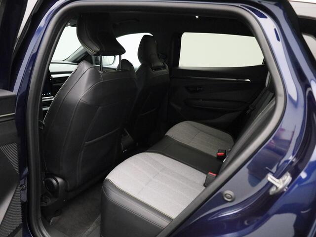 Renault MEGANE E-Tech EV40 Boost Charge Techno | Pack Advanced Drive Assist | Pack Winter | Harman Kardon Audio | 20" LMV 'Soren' | Draadloze Smartphonelader | LED Pure Vision | Android Automotive | Keyless | Adaptieve Cruise Control