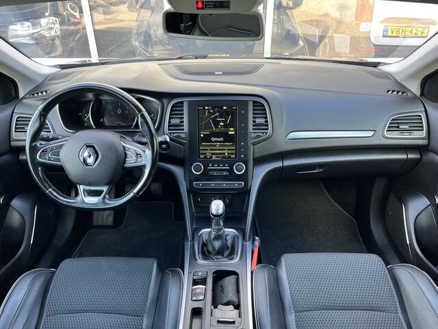 Renault MEGANE Estate 1.5 Blue dCi Bose Airco Cruise control Parkeersensoren achter Telefoonverbinding Stuurwielbediening 5-Persoons Navigatiesysteem Lichtmetalenvelgen Euro 6