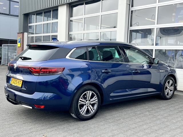 Renault MEGANE Estate 1.3 TCe Business Edition One Airco Trekhaak 1700kg trekgewicht Cruise control Head up display Parkeersensoren voor en achter Achterruitrijcamera Telefoonverbinding Stuurwielbediening 5-Persoons Navigatiesysteem Lichtmeta