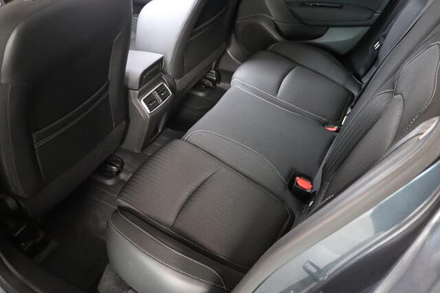 Renault MEGANE Estate 1.3 TCe Limited Trekhaak, Navigatie, Cruise Control