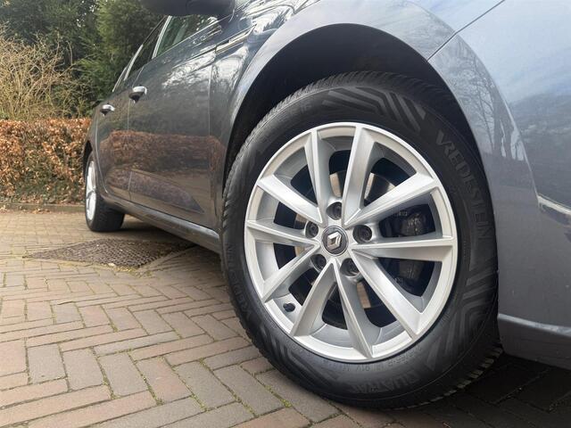 Renault MEGANE Estate 1.2 TCe Limited/NIEUWE DISTRKETTING/NAVI/PDC/THAAK/CRUISE/