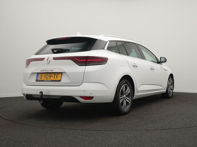Renault MEGANE Estate TCe 140 Intens - RIJKLAARPRIJS - All Seasonbanden - Achteruitrijcamera - Cruise Control - Trekhaak - Dealeronderhouden