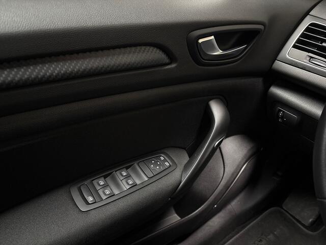 Renault MEGANE Estate 1.3 TCe Sport 141Pk Automaat (VIRTUAL COCKPIT, APPLE CARPLAY, NAVIGATIE, TREKHAAK, SPORTSTOELEN, GETINT GLAS, LM VELGEN, KEYLESS, PARKEERSENSOREN, NIEUWSTAAT)