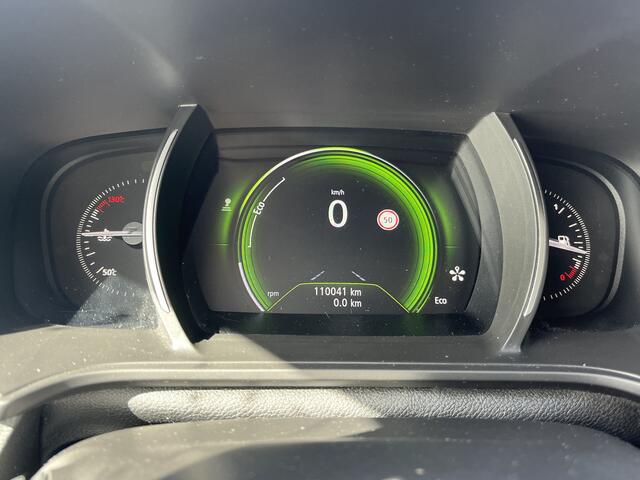 Renault MEGANE Estate 1.2 132PK TCe Limited / Camera / Blind spot warning / PDC V+A / Keyless / Cruise / 17''LMV / 2e Paasdag open 09.00-17.00 uur