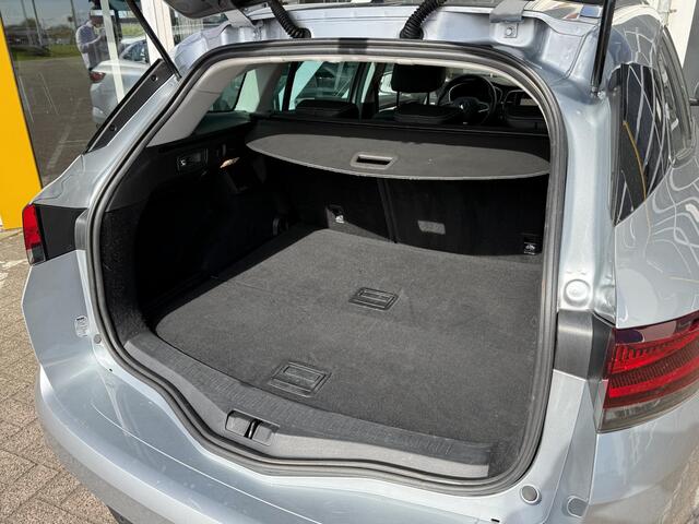 Renault MEGANE Estate 1.3 TCe 140 Techno | Trekhaak | NAP | Navigatie | Achteruitrijcamera | DAB | Key-less | Climate Control | LED | Dodehoek detectie |