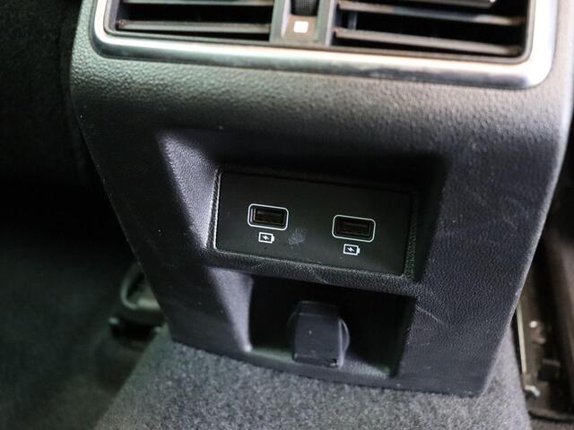 Renault MEGANE Estate E-Tech Plug-In Hybrid 160pk Zen | 92% Accu score | Stoel- en stuurwielverwarming | Lichtmetalen velgen | Navigatie |