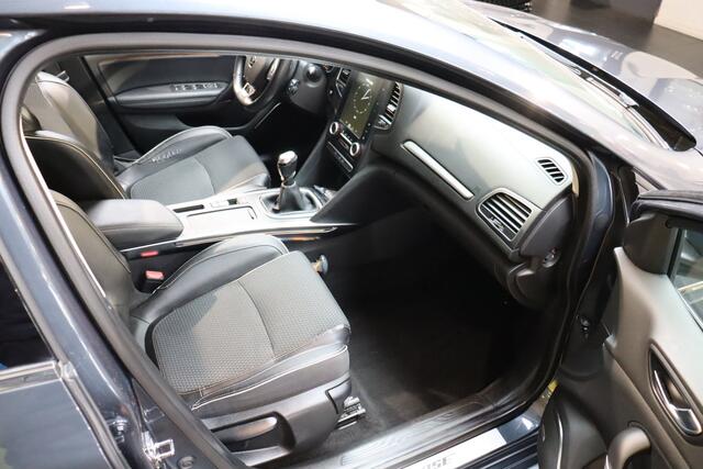 Renault MEGANE Estate TCe 130pk Bose