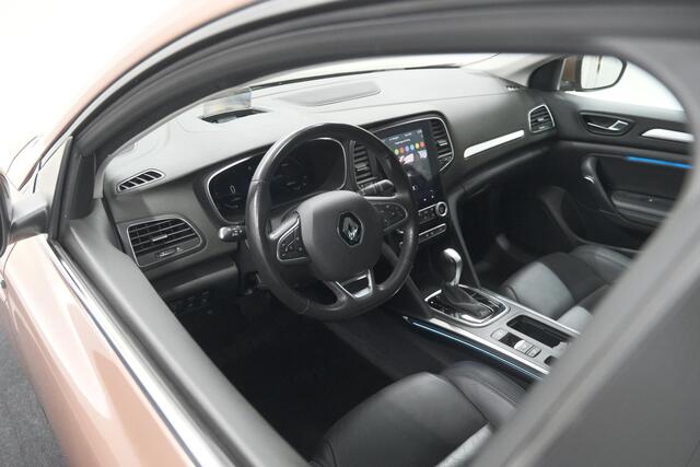 Renault MEGANE Estate 1.6 E-Tech Plug-In Hybrid 160 Intens | Stoelmassage | Dodehoekdetectie | Leer | Camera