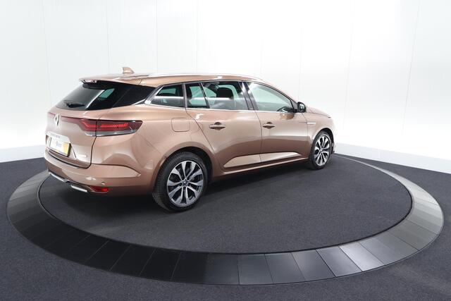 Renault MEGANE Estate 1.6 E-Tech Plug-In Hybrid 160 Intens | Stoelmassage | Dodehoekdetectie | Leer | Camera
