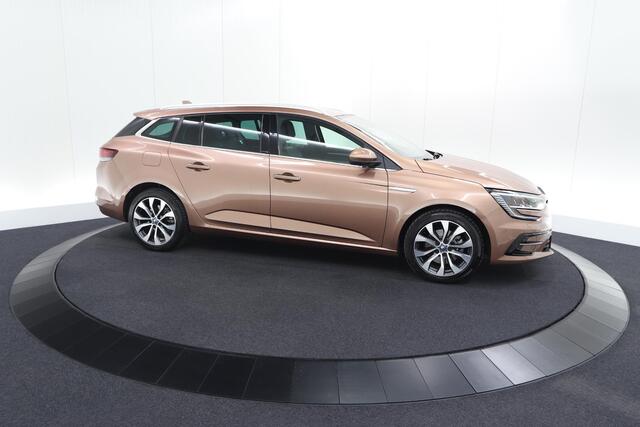 Renault MEGANE Estate 1.6 E-Tech Plug-In Hybrid 160 Intens | Stoelmassage | Dodehoekdetectie | Leer | Camera