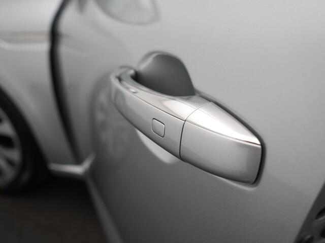 Renault MEGANE Estate TCe 140 Techno - RIJKLAARPRIJS - All Seasonbanden - Achteruitrijcamera - Trekhaak - Dealeronderhouden