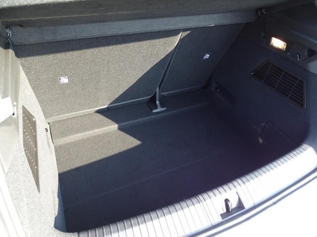 Renault MEGANE E-Tech comfort range Business Edition 60 kWh NU 5 JAAR GARANTIE! / PACK DRIVING & COMFORT