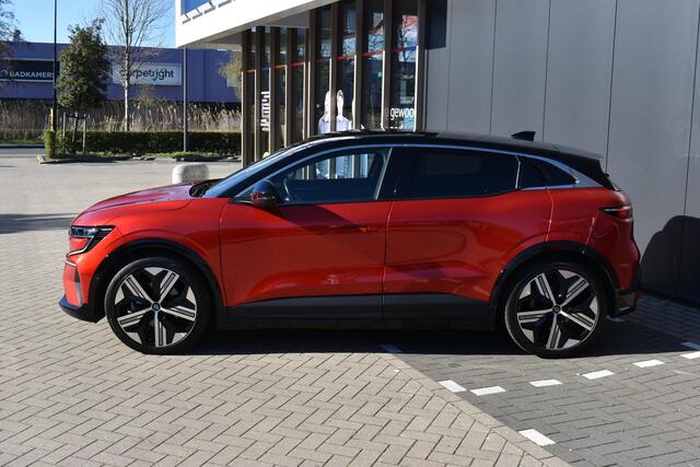 Renault MEGANE E-Tech EV60 Optimum Charge Iconic | TREKHAAK | APPLE CARPLAY/ANDRIOD AUTO | HARMAN KARDON | 360 CAMERA | STOEL/STUURVERWARMING | ADAPT. CRUISE CONTROL | CLIMATE CONTROL | LMV | PDC |
