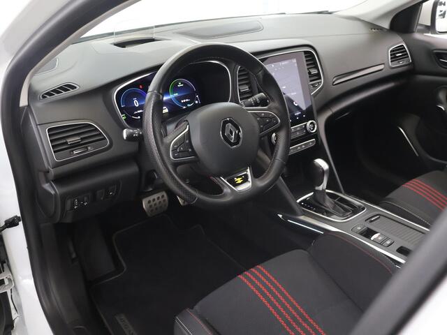 Renault MEGANE Estate 1.6 E-Tech Plug-In Hybrid 160 R.S. Line | Trekhaak Afneembaar | Navigatie | Parkeercamera | Bose | Stoelverwarming |