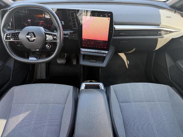 Renault MEGANE E-Tech EV60 Techno 220 PK / Dealer Onderhouden / Camera / Navigatie / Cruise / Stoel & Stuurwiel Verwarming / Apple Carplay & Android Auto / DAB / PDC /