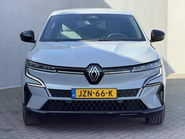 Renault MEGANE E-Tech EV60 Techno 220 PK / Dealer Onderhouden / Camera / Navigatie / Cruise / Stoel & Stuurwiel Verwarming / Apple Carplay & Android Auto / DAB / PDC /