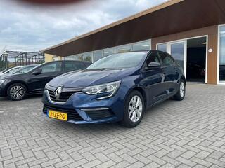 renault-megane-1.3-tce-limited-auto