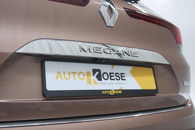 Renault MEGANE Estate 1.6 E-Tech Plug-In Hybrid 160 Intens | Stoelmassage | Dodehoekdetectie | Leer | Camera