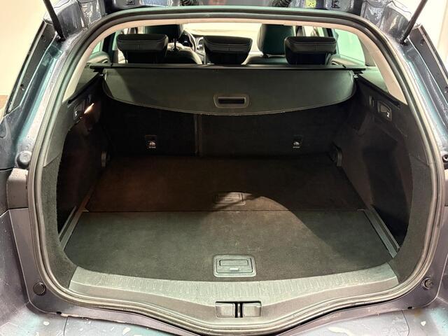 Renault MEGANE Estate 1.3 TCe 140 Techno | Blind spot detectie | Navigatie | Trekhaak |