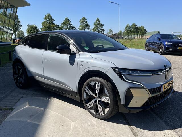 Renault MEGANE E-Tech EV60 220 Optimum Charge Iconic 2e Pinksterdag open 09.30 - 17.00 uur