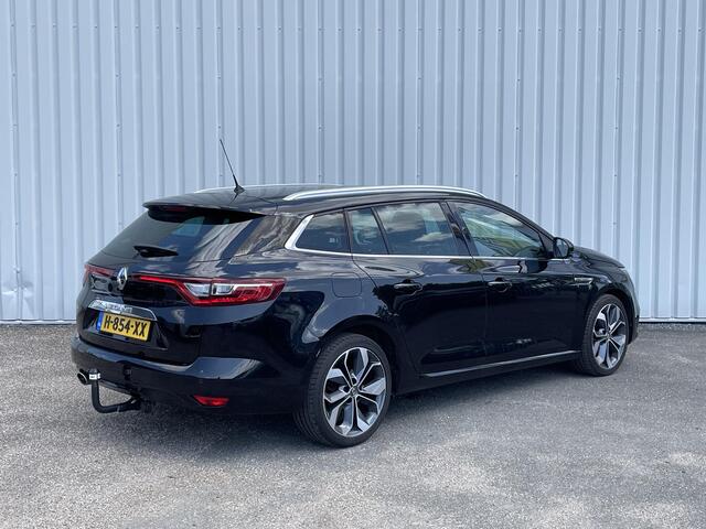 Renault MEGANE Estate 1.2 TCe 130 Bose | Navigatie 8,7" | Stoelverwarming | Trekhaak afneembaar | Dealer onderhouden!