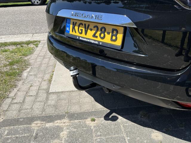 Renault MEGANE Estate 1.3 TCe 140PK Techno / Trekhaak / Camera / Parkeerhulp V+A / Stoelverw. Stuurverw. / LMV /