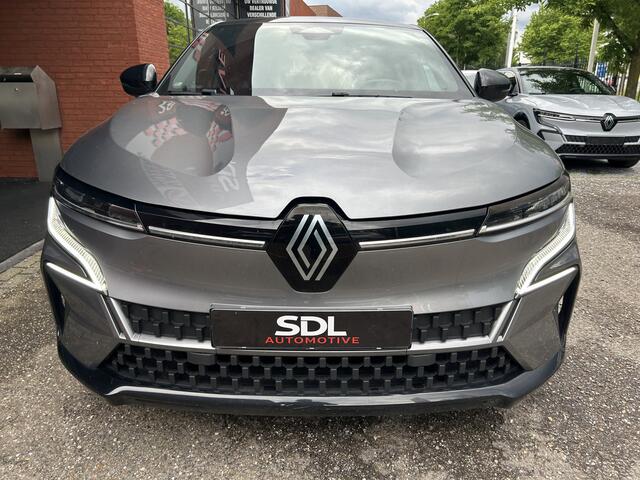 Renault MEGANE E-Tech EV40 Boost Charge Techno // NAVI + CARPLAY // FULL LED // CAMERA // CLIMA // STOEL + STUURWIELVERWARMING // SFEERVERLICHTING