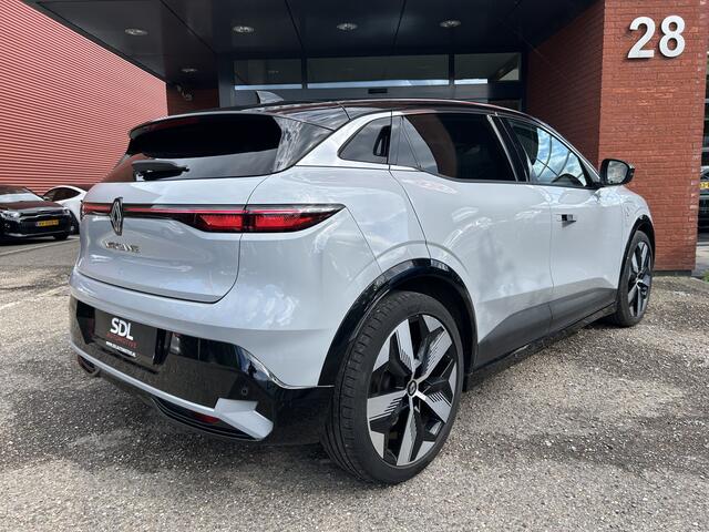 Renault MEGANE E-Tech EV40 Boost Charge Techno // NAVI + CARPLAY // FULL LED // CAMERA // CLIMA // STOEL + STUURWIELVERWARMING // SFEERVERLICHTING