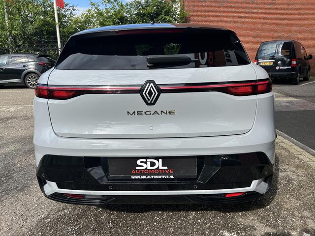 Renault MEGANE E-Tech EV40 Boost Charge Techno // NAVI + CARPLAY // FULL LED // CAMERA // CLIMA // STOEL + STUURWIELVERWARMING // SFEERVERLICHTING