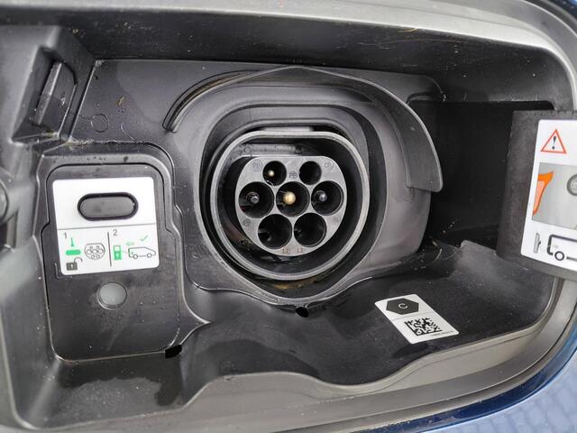Renault MEGANE Estate 1.6 Plug-In Hybrid 160 Intens AUTOMAAT l TREKHAAK l BOSE l HEAD UP l CAMERA