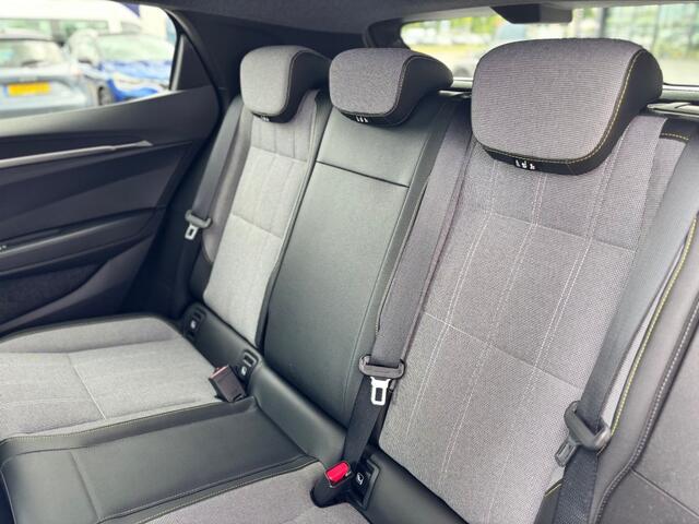 Renault MEGANE EV60 Techno 220 pk Pack Winter Harman Kardon All Seasons