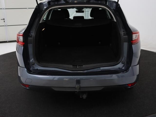 Renault MEGANE 1.2 TCe Zen | Trekhaak | Cruise control | Climate control | Bluetooth | Navigatie | DAB | 2e eigenaar