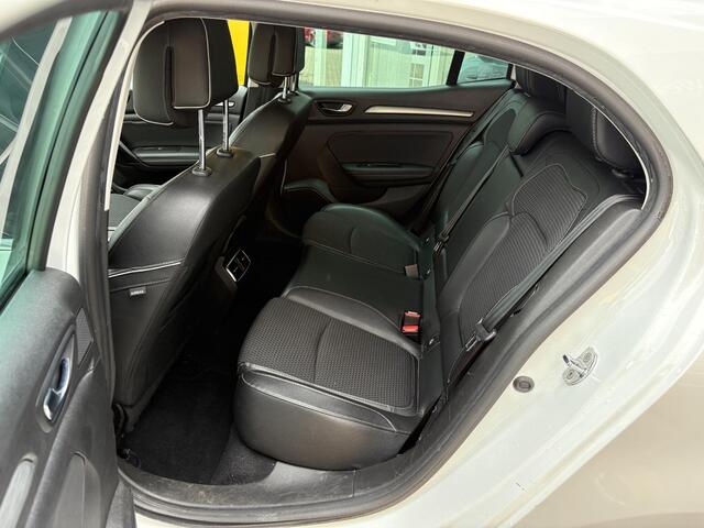 Renault MEGANE 1.3 TCe Bose | NAP | Trekhaak | Achteruitrijcamera | Dodehoek detectie | Key-less | Climate Control | DAB |