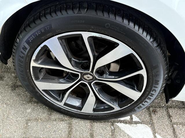 Renault MEGANE 1.3 TCe Bose | NAP | Trekhaak | Achteruitrijcamera | Dodehoek detectie | Key-less | Climate Control | DAB |