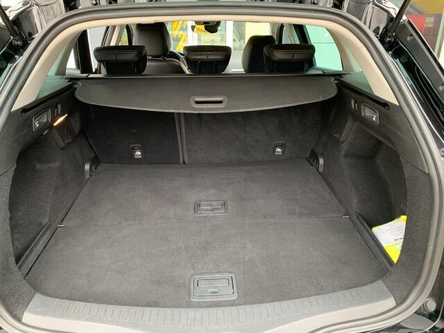 Renault MEGANE Estate 1.3 TCe 140 Techno | Trekhaak | Achteruitrijcamera| Lane keep assist | Climate control |