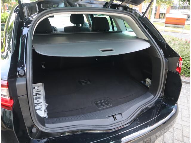 Renault MEGANE Estate 1.3 TCe Limited Navi / Camera / Pdc / Trekh / Climate / Lage kilometerstand / 1700 kg trekgewicht