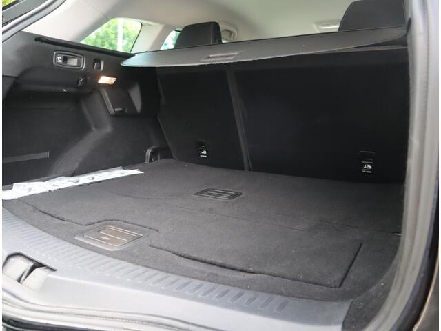 Renault MEGANE Estate 1.3 TCe Limited Navi / Camera / Pdc / Trekh / Climate / Lage kilometerstand / 1700 kg trekgewicht