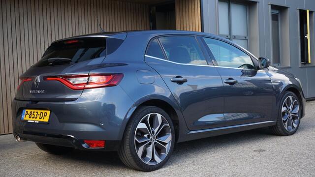 Renault MEGANE 1.3 140pk TCe Bose Xenon Cruise Pdc Keyless Navi *94610km* Bose 18 inch LM a.Camera