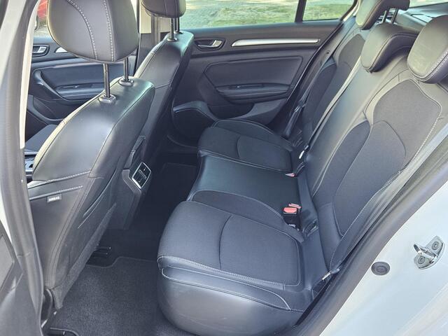 Renault MEGANE Estate 1.3 TCe 140 Techno / Trekhaak / Dealeronderhouden / Adaptieve Cruise control / Stoel&stuur verwarming / Climate Control / Apple Carplay & Android Auto