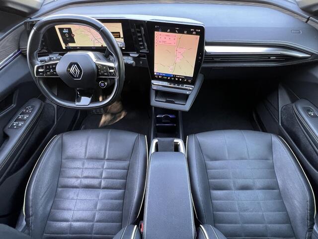 Renault MEGANE E-Tech EV60 Optimum Charge Iconic / Dealer onderhouden / SoH 93,39 % / Navigatie / Apple Carplay Android / Elektrische stoelen met lende ondersteuning / Stuur- & stoelverwarming / 20" LM wielen & All Season banden /