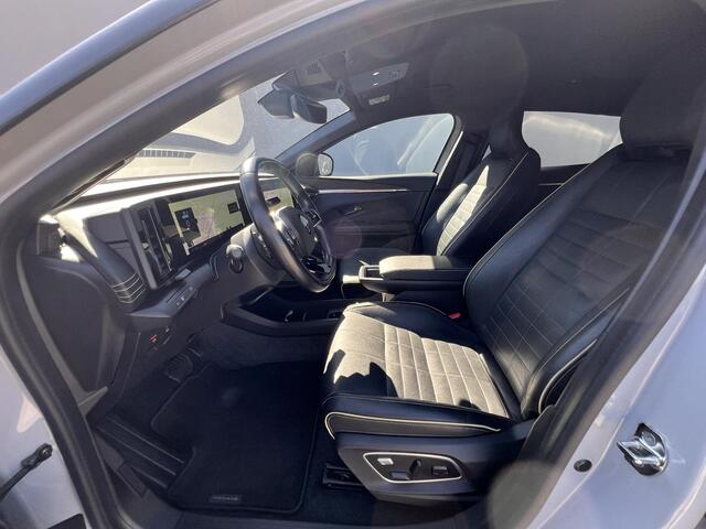 Renault MEGANE E-Tech EV60 Optimum Charge Iconic / Dealer onderhouden / SoH 93,39 % / Navigatie / Apple Carplay Android / Elektrische stoelen met lende ondersteuning / Stuur- & stoelverwarming / 20" LM wielen & All Season banden /