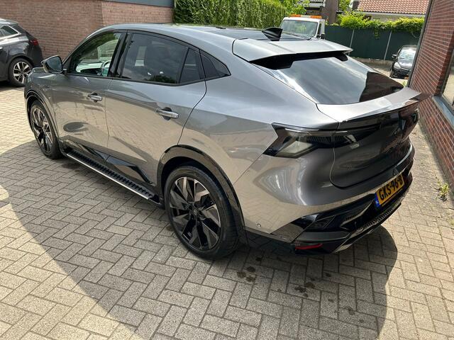 Renault Rafale 1.2 E-Tech full hybrid 200 esprit Alpine/Side step/ achterspoiler/In opdracht particulier